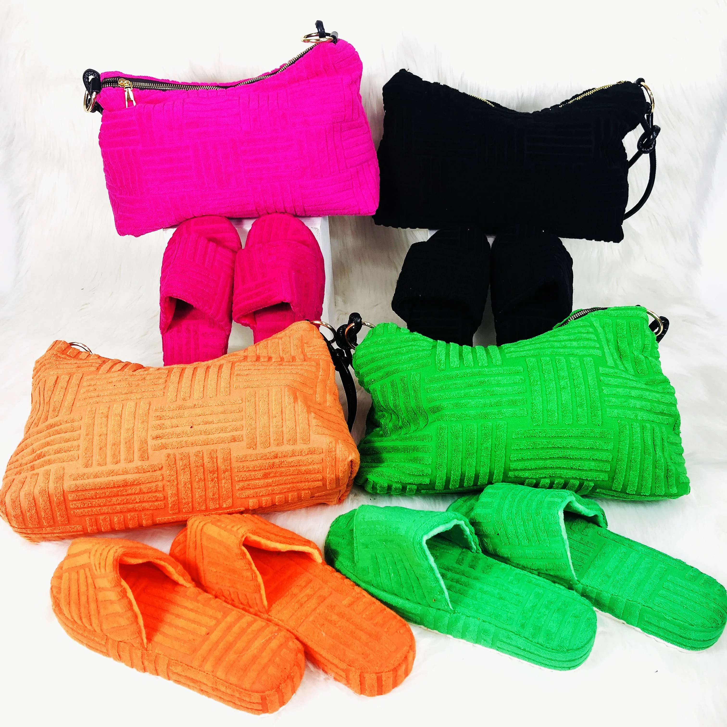 Amazon Hot Sale Winter Creative Fluff One Shoulder Large Capacity Purse For Women Warm Ladies Comfort Slippers Sandals Set, 5 colors
Amazon Hot Sale Winter Creative Fluff One Shoulder Large Capacity Purse For Women Warm Ladies Comfort Slippers Sandals Set, 5 colors