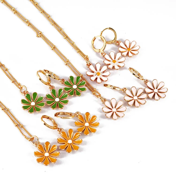 S11079 Necklaces Sets Jewellery Gold Plated Enamel Daisy Flower Charm Chain Necklace and Huggie Earring Jewelry sets
S11079 Necklaces Sets Jewellery Gold Plated Enamel Daisy Flower Charm Chain Necklace and Huggie Earring Jewelry sets