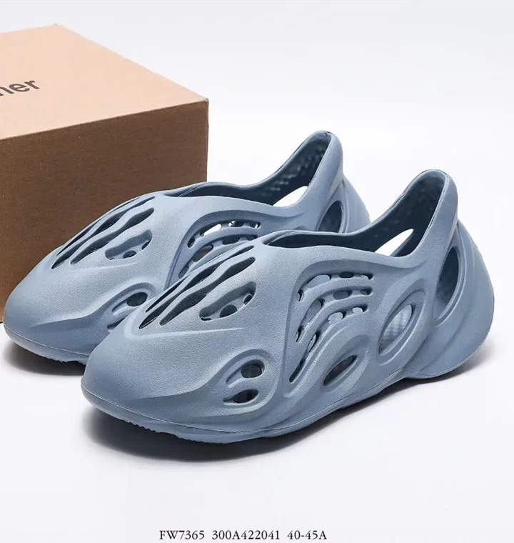 Wholesale Custom Mens Yeezy Slippers Fashion Summer Plain Hollow out Yeeze Yeezy slides
Wholesale Custom Mens Yeezy Slippers Fashion Summer Plain Hollow out Yeeze Yeezy slides