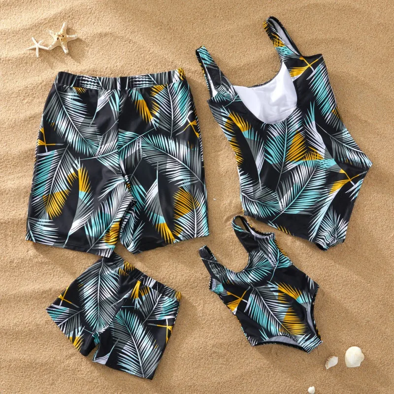 

Family Look Matching Swimsuit Tropical Leaf Print Mother Daughter Swimsuit Men Boys Beach Shorts Family Matching clothes, Customized color