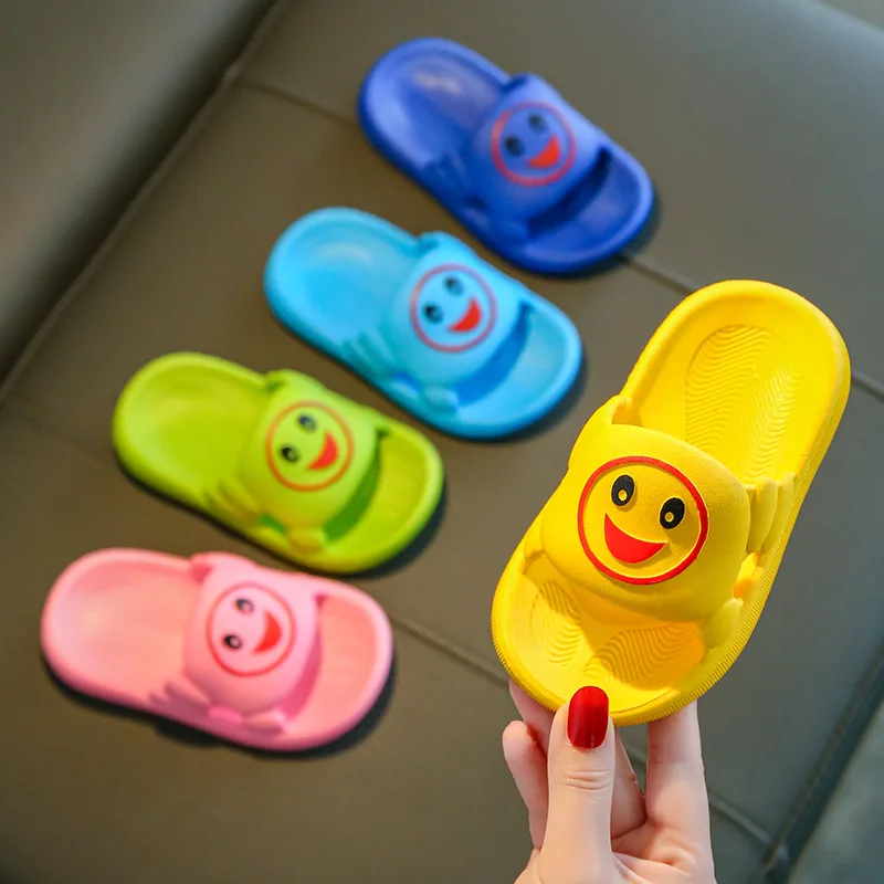 Children's Slippers Summer Boys and Girls Indoor Household Antiskid Children's Cartoon Soft Bottom Baby Sandals
Children's Slippers Summer Boys and Girls Indoor Household Antiskid Children's Cartoon Soft Bottom Baby Sandals