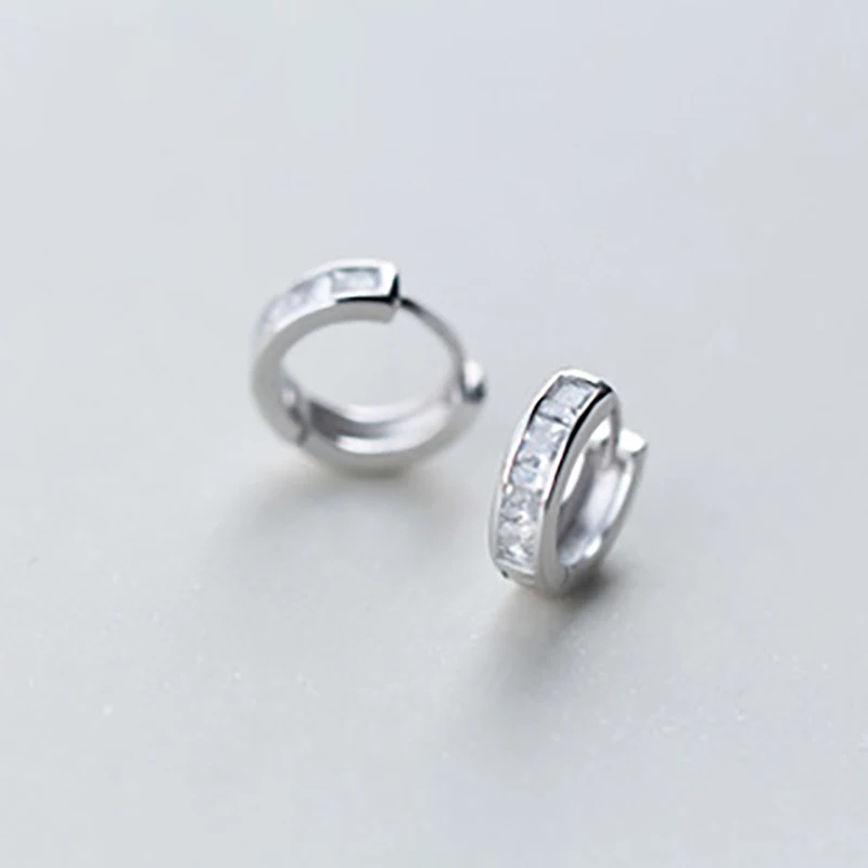 EE3853 Pure Tremella Button Female Japanese And Korean Style Single Row Drill Ear Ring Personality Trend Ear Stud Ear
EE3853 Pure Tremella Button Female Japanese And Korean Style Single Row Drill Ear Ring Personality Trend Ear Stud Ear