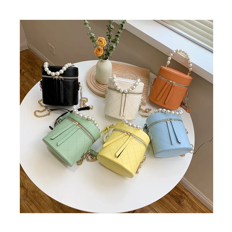Small Bucket Bags For Women Elegant Pearl Beaded Tote Purses Trendy Chain Crossbody Bags Lady Quilted Lingge Handbags Bolsas
Small Bucket Bags For Women Elegant Pearl Beaded Tote Purses Trendy Chain Crossbody Bags Lady Quilted Lingge Handbags Bolsas