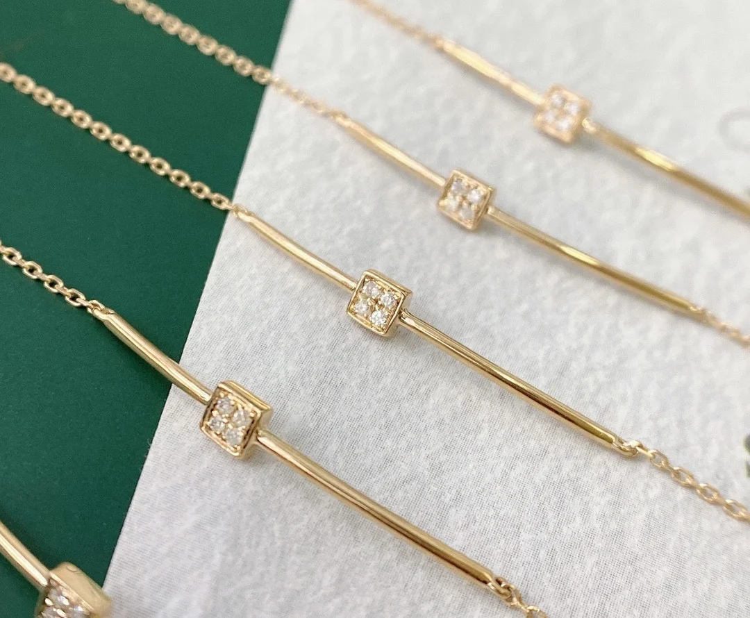 Hot Sell Trendy Simple Bracelet 18k Gold Natural Diamond Bracelet For Women Daily Wearing Festival Gift Children Birthday Gift, Yellow gold (rose gold, white are avaliable)
Hot Sell Trendy Simple Bracelet 18k Gold Natural Diamond Bracelet For Women Daily Wearing Festival Gift Children Birthday Gift, Yellow gold (rose gold, white are avaliable)