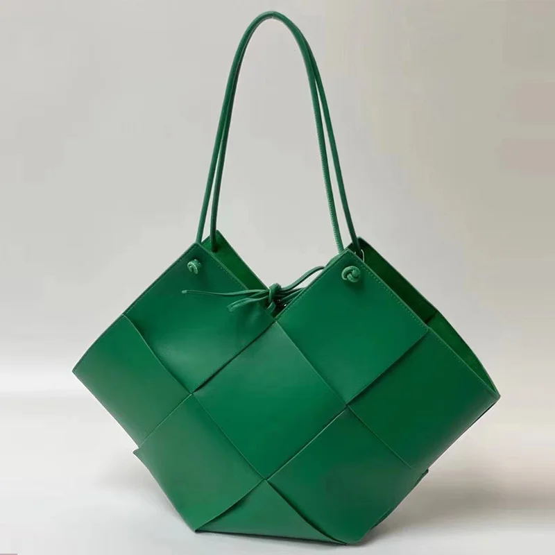 2021 Customization Fashion Satchel Women Hand Bag lady Woven tote hand bag large Capacity PU Leather Shoulder purse set
2021 Customization Fashion Satchel Women Hand Bag lady Woven tote hand bag large Capacity PU Leather Shoulder purse set
