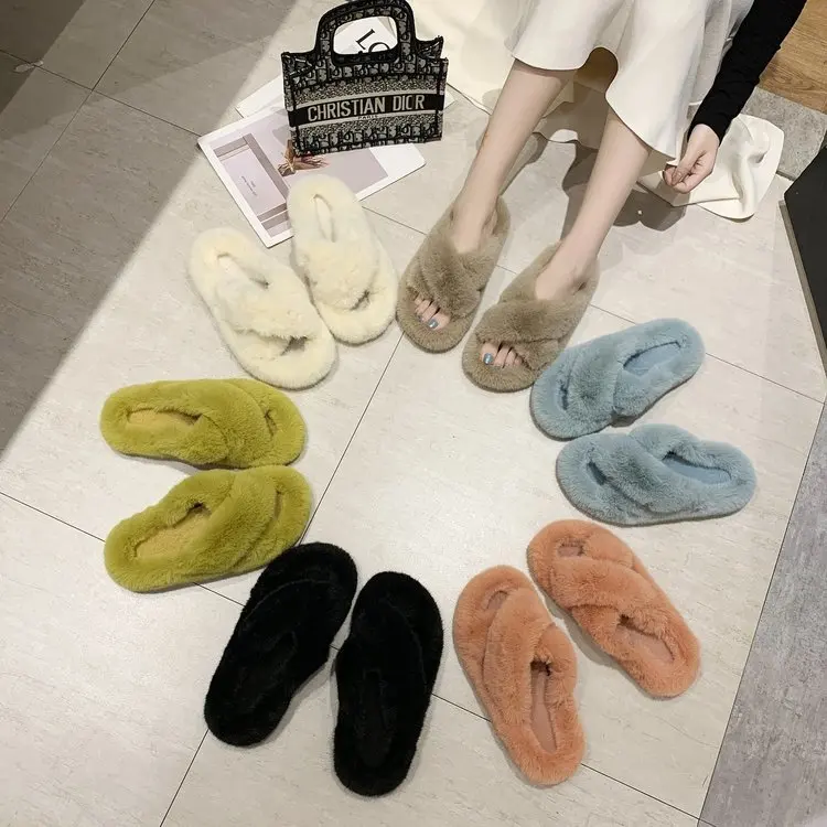 2021 Winter New Female Fox Fur Cross Sandals Women Fashion Trend Home Indoor Furry Slippers
2021 Winter New Female Fox Fur Cross Sandals Women Fashion Trend Home Indoor Furry Slippers