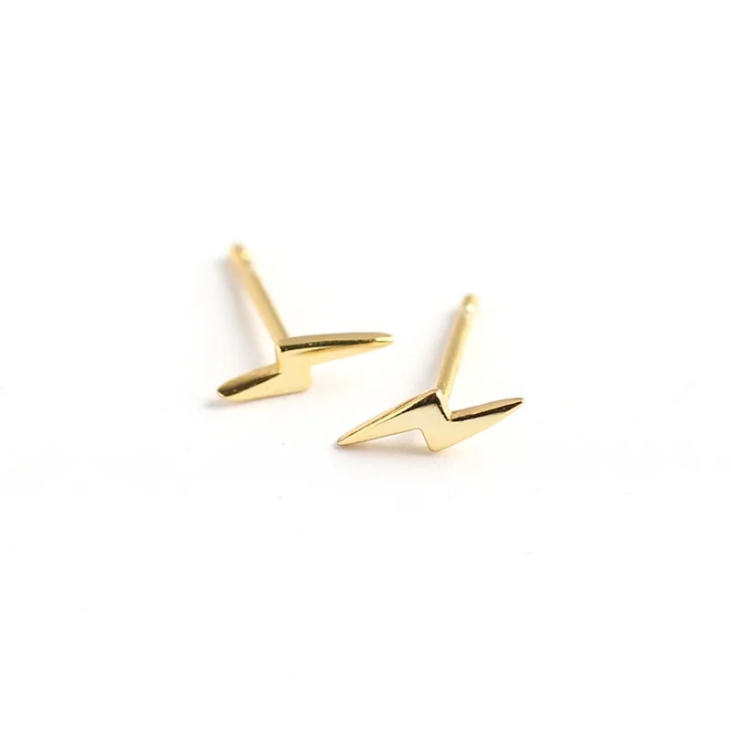 New fashion 925 sterling silver gold plated fashion jewellery single fold lightning shape stud earring for lady
New fashion 925 sterling silver gold plated fashion jewellery single fold lightning shape stud earring for lady