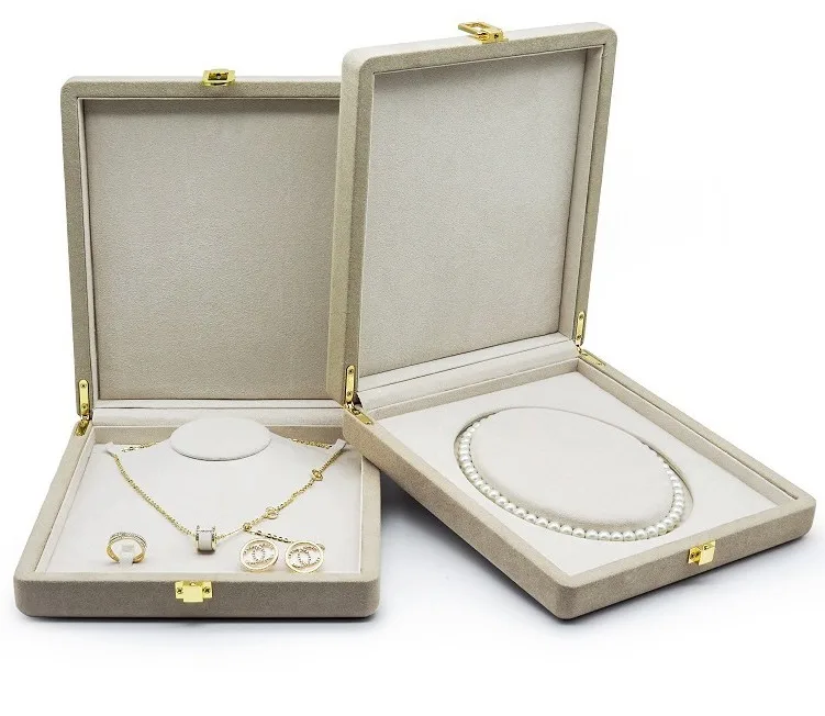 High Grade Custom Big Jewelry Pendant Diamond Luxurious Velvet Box Jewelry Gift Packaging Box For Necklace Ring Packing
High Grade Custom Big Jewelry Pendant Diamond Luxurious Velvet Box Jewelry Gift Packaging Box For Necklace Ring Packing