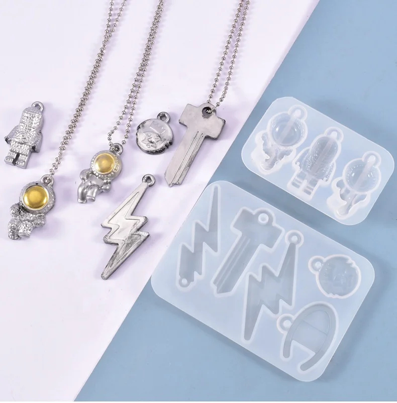 Astronauts lightning Key Resin DIY Crystal Epoxy Mould Necklace pendant ornament decoration simulation Necklace silicone mold, Transparent
Astronauts lightning Key Resin DIY Crystal Epoxy Mould Necklace pendant ornament decoration simulation Necklace silicone mold, Transparent