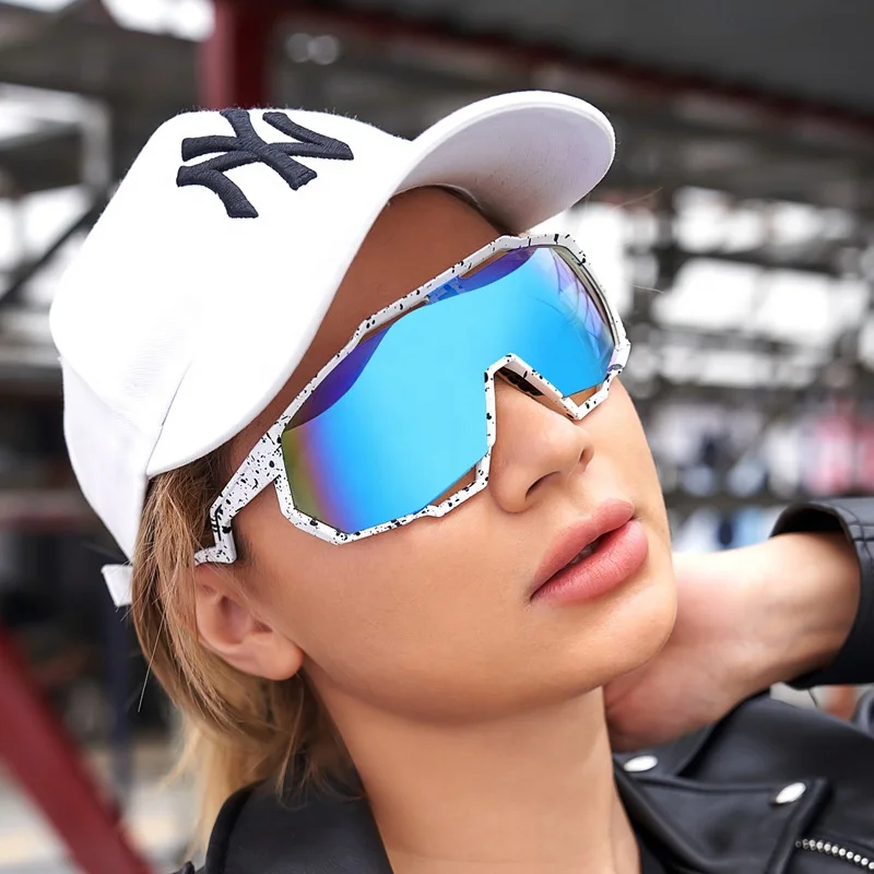 2022 Newest Colorful Cycling Sports Sun Glasses Fashion Designer Bicycle Riding Men Shades Customized Womens Sport Sunglasses
2022 Newest Colorful Cycling Sports Sun Glasses Fashion Designer Bicycle Riding Men Shades Customized Womens Sport Sunglasses