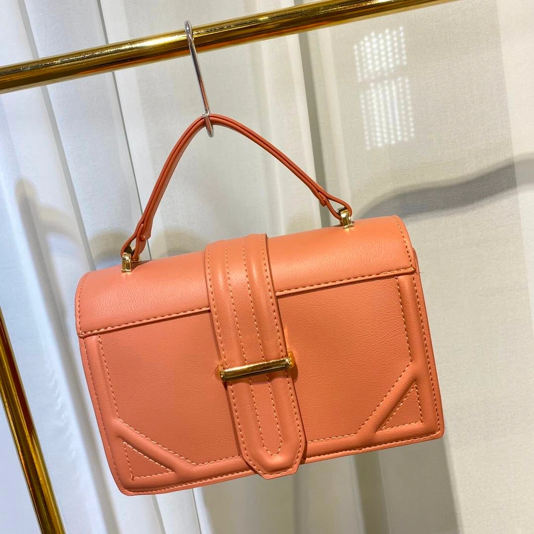 Hot Selling Ladies Shoulder Crossbody Bags Women Chains Designer Handbags Purses and Handbags for Women Hand Bags Sac A Main, Black,red,brown and customzied 
Hot Selling Ladies Shoulder Crossbody Bags Women Chains Designer Handbags Purses and Handbags for Women Hand Bags Sac A Main, Black,red,brown and customzied