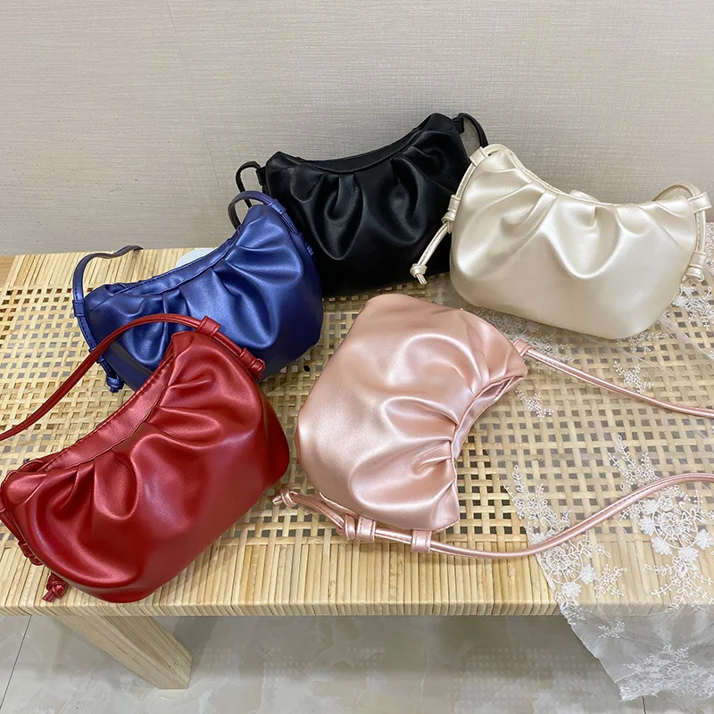 New fashion retro women's cloud handbag dumpling women's bag leather luxury messenger bag, Photo
New fashion retro women's cloud handbag dumpling women's bag leather luxury messenger bag, Photo