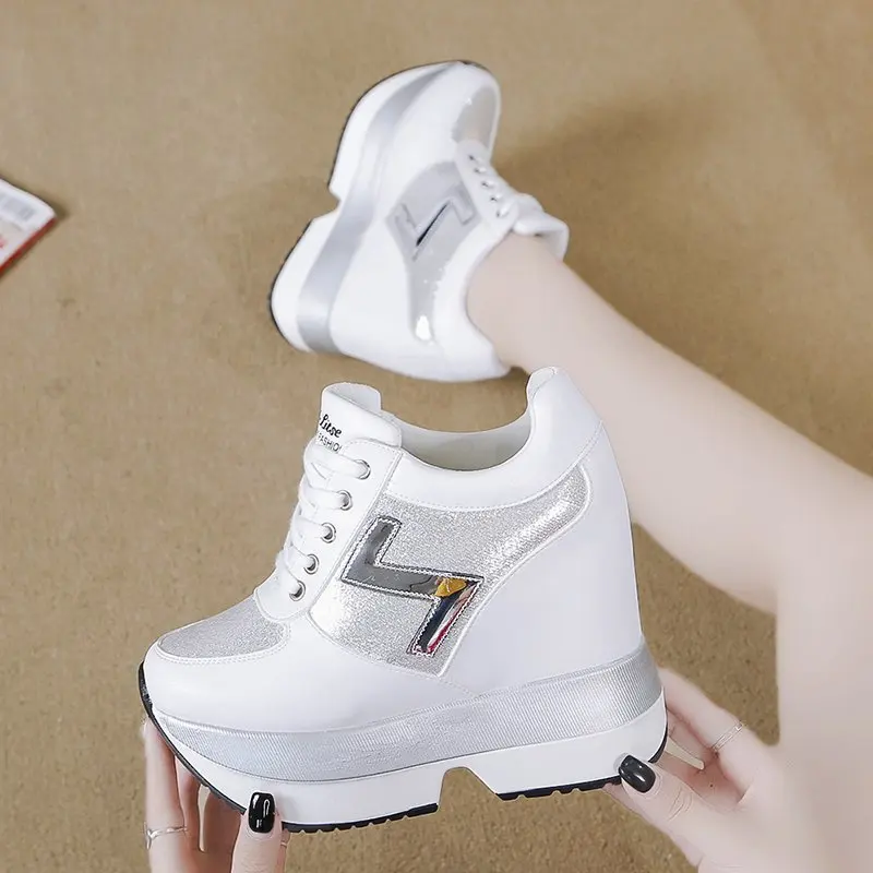 2020 Fashion Women's High Platform Casual Shoes Height Increasi leathe Shoes 10 CM Thick Sole Trainers Lady Shoes White Sneakers
2020 Fashion Women's High Platform Casual Shoes Height Increasi leathe Shoes 10 CM Thick Sole Trainers Lady Shoes White Sneakers