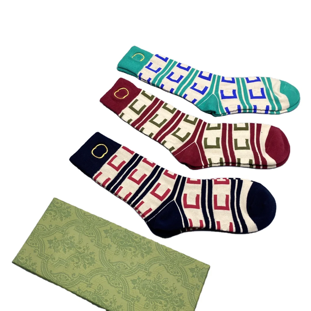 Unisex Socks with Gift Box Pack Luxury Full Letter Printing Cotton Sock 3 Colors Mid Tube Breathable Men Women Casual Socks
Unisex Socks with Gift Box Pack Luxury Full Letter Printing Cotton Sock 3 Colors Mid Tube Breathable Men Women Casual Socks