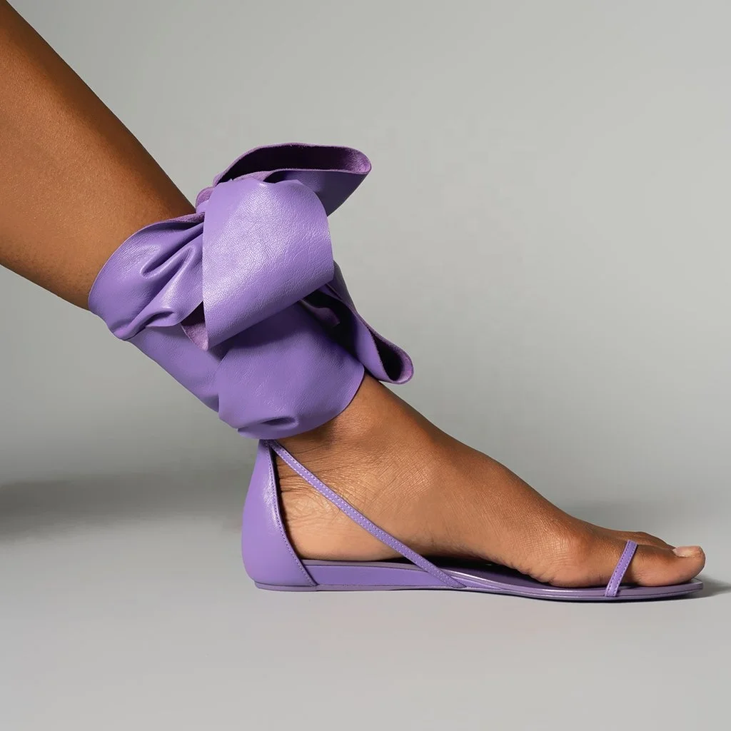Leather upper ankle strap flat lady sandal new design 2021 snadals for women and ladies
Leather upper ankle strap flat lady sandal new design 2021 snadals for women and ladies