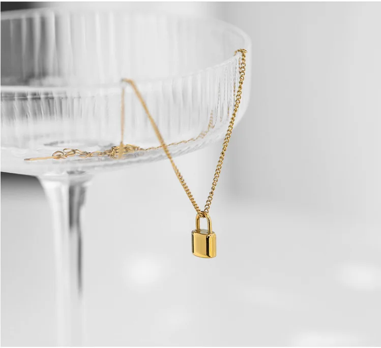 High End 18K PVD Gold Plated Padlock Bracelet Dainty Bracelet Stainless Steel Jewelry
High End 18K PVD Gold Plated Padlock Bracelet Dainty Bracelet Stainless Steel Jewelry