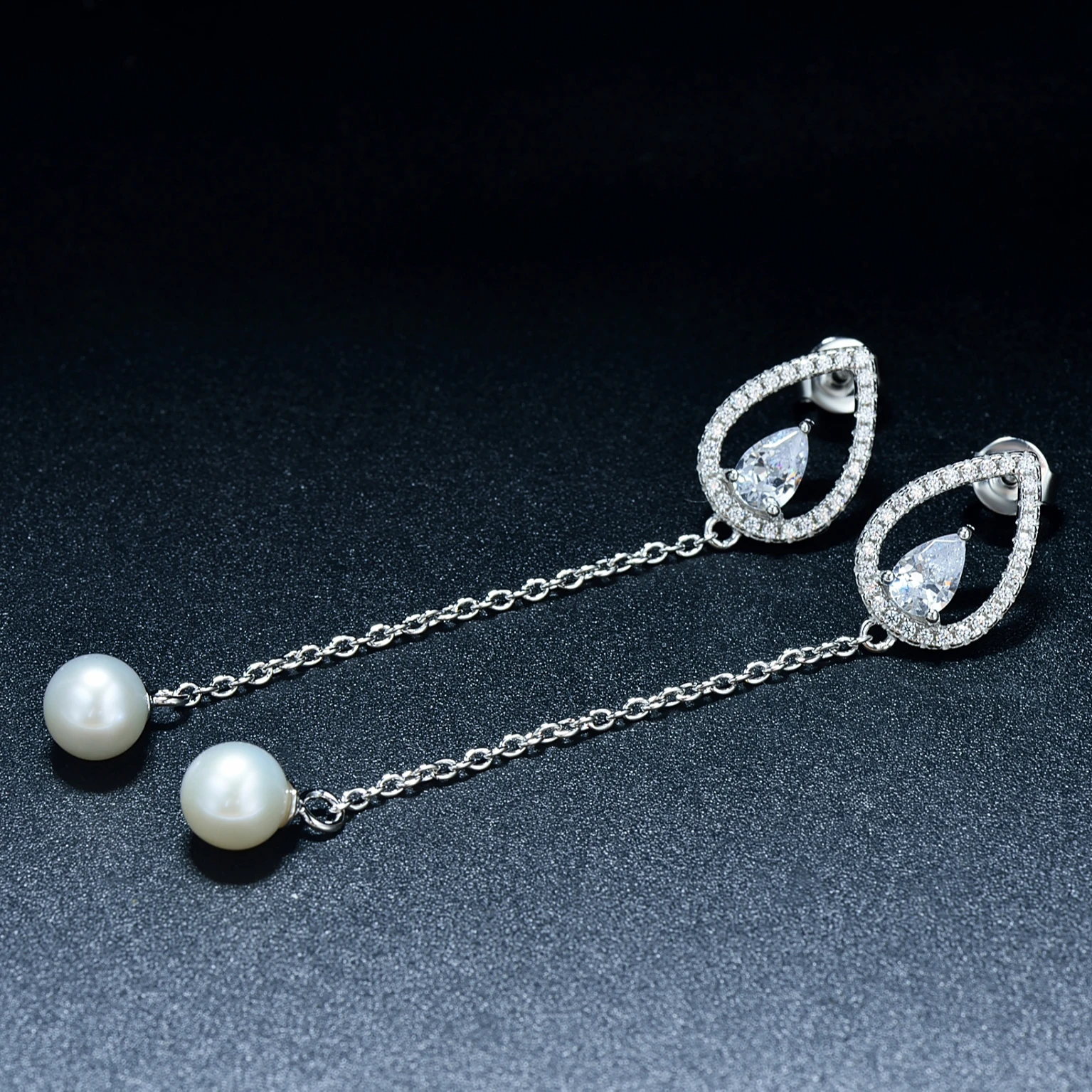 New Style Luxury Fashion Jewelry Pearl Drop 925 silver stud earring 
New Style Luxury Fashion Jewelry Pearl Drop 925 silver stud earring