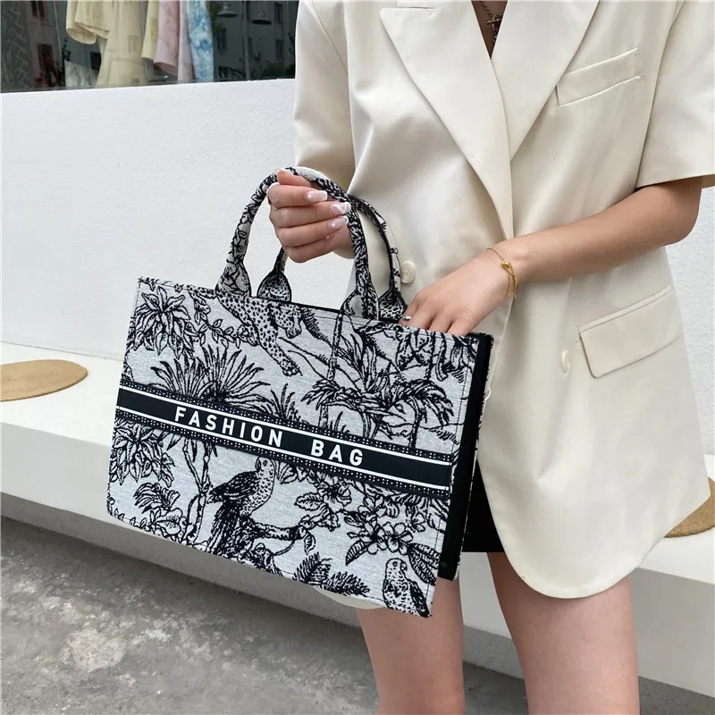 New style canvas printing fashion large-capacity texture western style portable tote bag shoulder shopping bag, Black, blue
New style canvas printing fashion large-capacity texture western style portable tote bag shoulder shopping bag, Black, blue