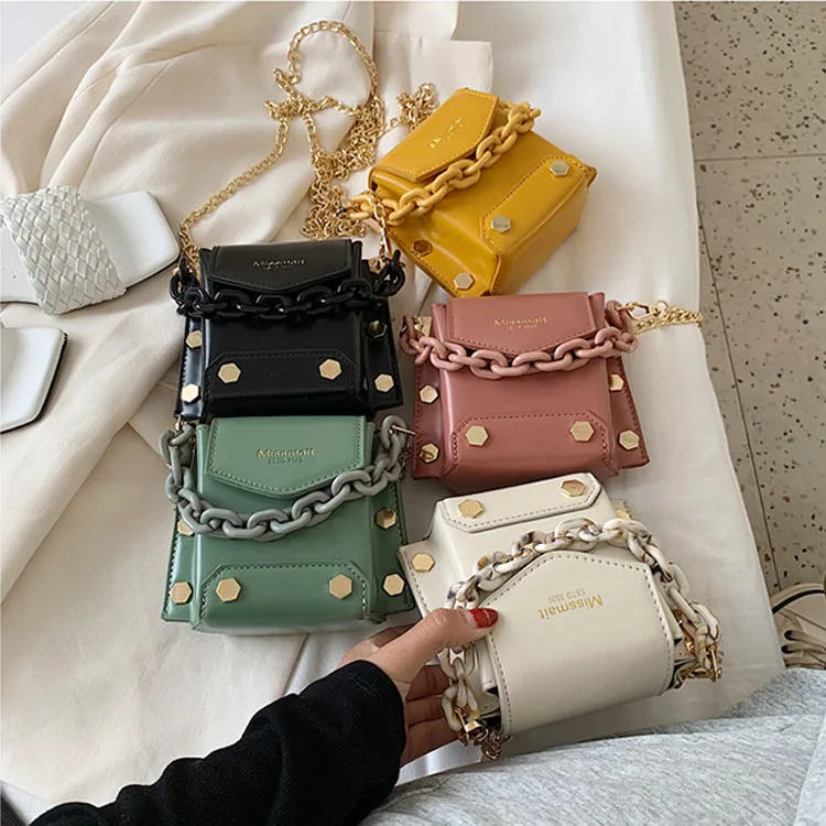 Simple personality rivet mini fashion female temperament double-layer chain cosmetic bag, As picture color
Simple personality rivet mini fashion female temperament double-layer chain cosmetic bag, As picture color