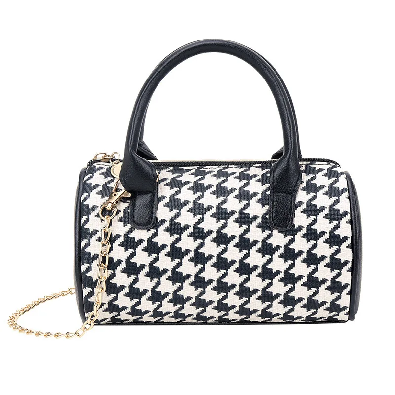 BG-02047 Winter Printed Chain Pillow Bag Shoulder Diagonal Portable Designer Handbags Famous 2021 Simple Vintage Bag For Women, 4 colors
BG-02047 Winter Printed Chain Pillow Bag Shoulder Diagonal Portable Designer Handbags Famous 2021 Simple Vintage Bag For Women, 4 colors