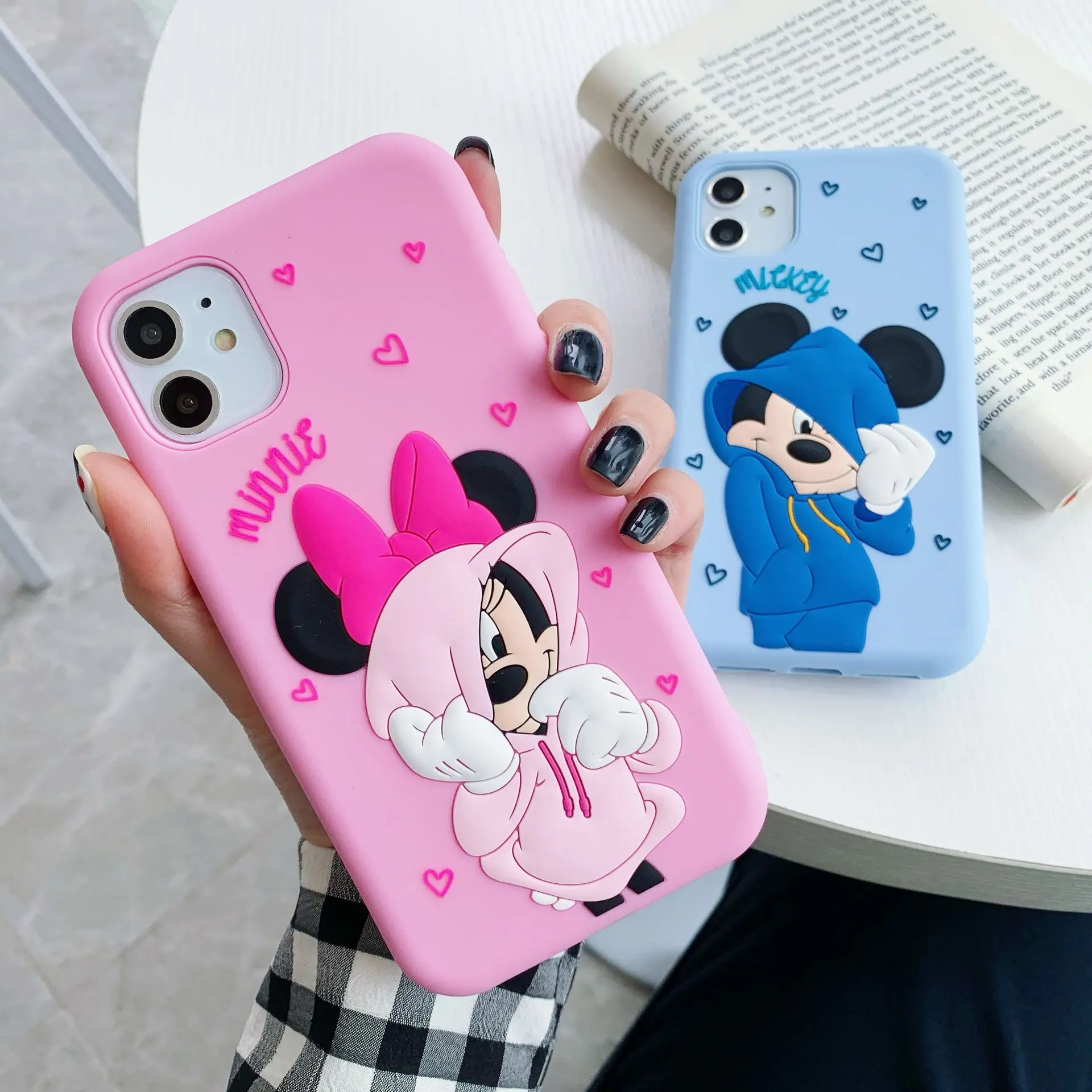Fashion Mickey silicone soft phone case for iPhone 11 12 Pro max shockproof all inclusive silicone phone case, 2 colors
Fashion Mickey silicone soft phone case for iPhone 11 12 Pro max shockproof all inclusive silicone phone case, 2 colors