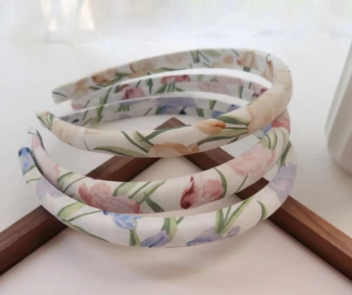 Midsummer new watercolor tulip headband French simple hair volume sponge hoop hair accessories
Midsummer new watercolor tulip headband French simple hair volume sponge hoop hair accessories