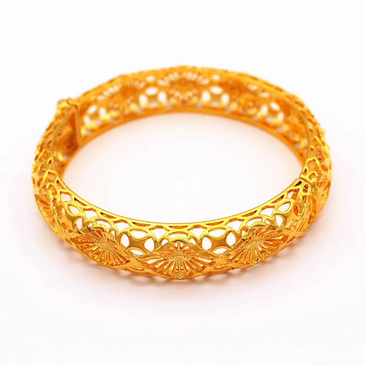 New Style Brass Gold Plated Vietnamese Sand Gold Hollow Buckle Flower Bracelet Female Retro Wedding Wedding Jewelry Jewelry
New Style Brass Gold Plated Vietnamese Sand Gold Hollow Buckle Flower Bracelet Female Retro Wedding Wedding Jewelry Jewelry