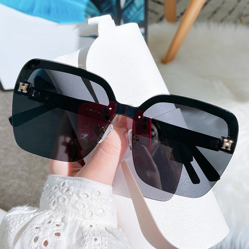 2021 NEW Sunglasses Female Tide Polarized Big Frame Mirror H Word Big Face Temperament Personality Carriage Sunglasses
2021 NEW Sunglasses Female Tide Polarized Big Frame Mirror H Word Big Face Temperament Personality Carriage Sunglasses