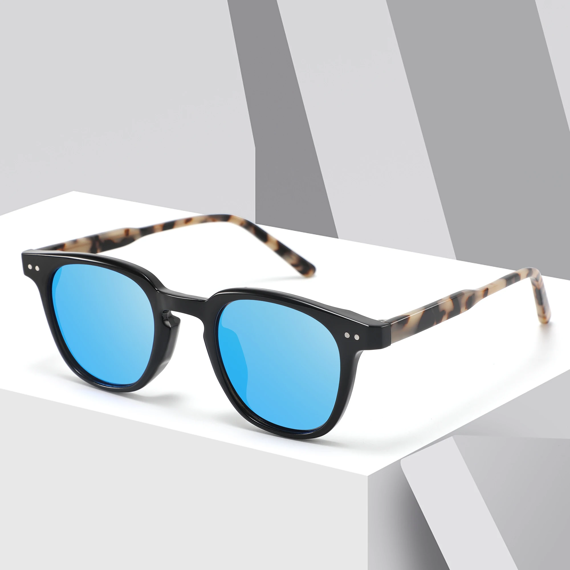 CONCHEN 2024 new arrivals TR90 sunglasses polarized lens acetate sunglasses for women
CONCHEN 2024 new arrivals TR90 sunglasses polarized lens acetate sunglasses for women