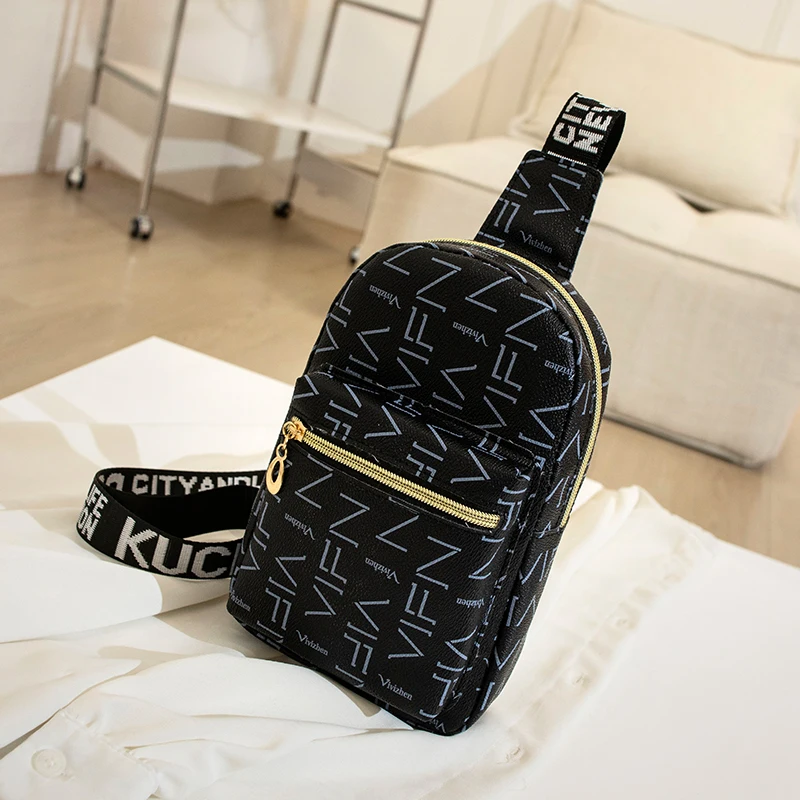 Women's bag new fashion color contrast chest bag Fashion Trend Mini messenger bag designer handbags, Photo
Women's bag new fashion color contrast chest bag Fashion Trend Mini messenger bag designer handbags, Photo