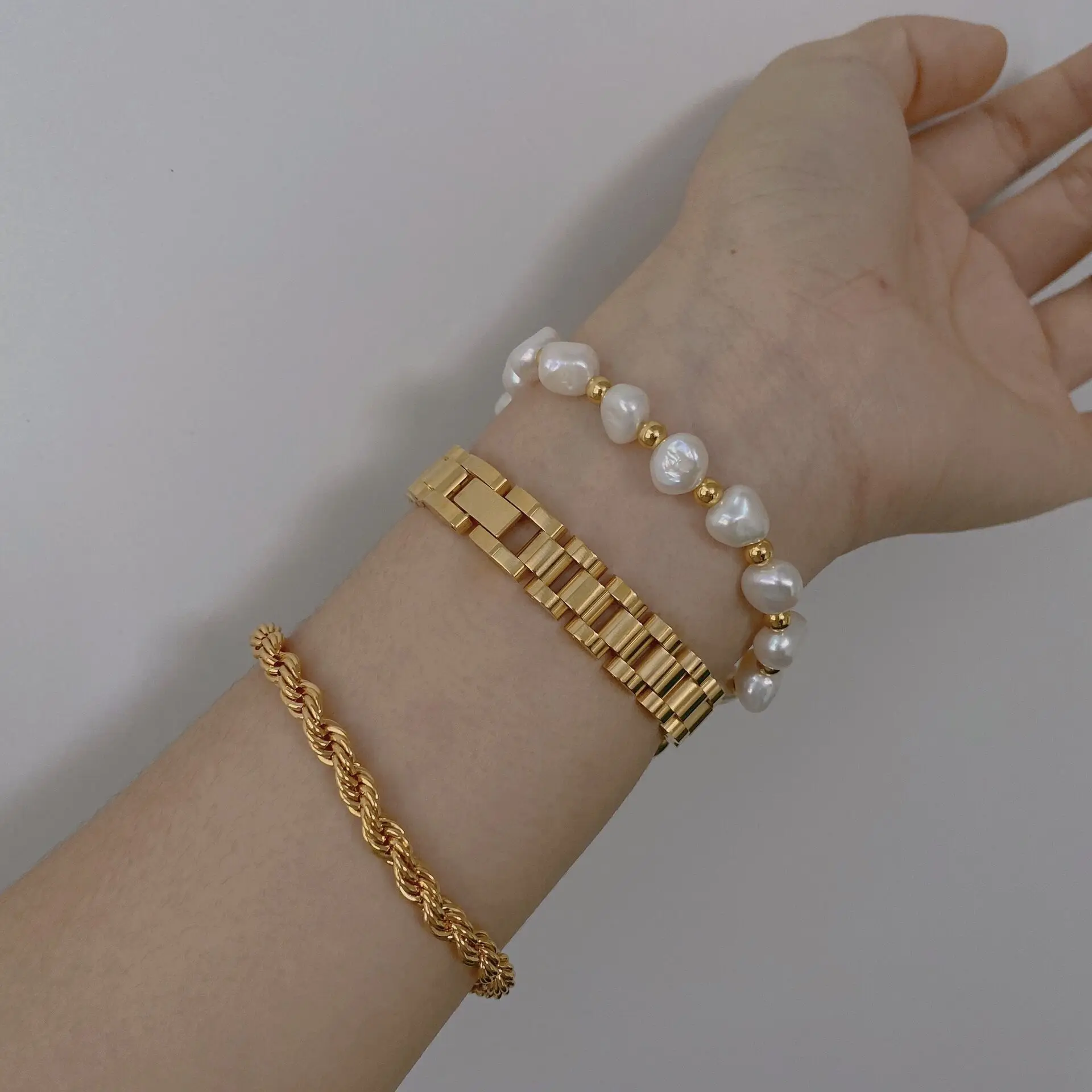 2020 Womens Dainly Elegant Stainless Steel Beaded Bracelets Natural Irregular Baroque Pearls Bangles Fashion Hand Made Jewelry
2020 Womens Dainly Elegant Stainless Steel Beaded Bracelets Natural Irregular Baroque Pearls Bangles Fashion Hand Made Jewelry