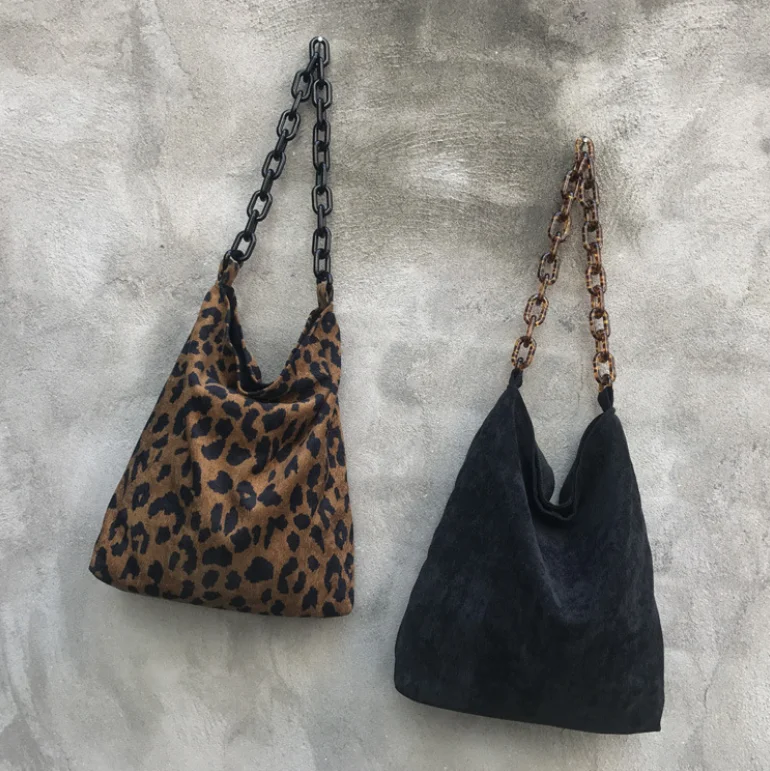 Winter Designer Thick Acrylic Chain Female Daily Warm Soft Crossbody Corduroy Shoulder Bag Retro Leopard Pattern Handbag, Customizable
Winter Designer Thick Acrylic Chain Female Daily Warm Soft Crossbody Corduroy Shoulder Bag Retro Leopard Pattern Handbag, Customizable