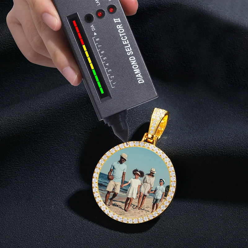 Personality Pendant Iced Out VVS D Color Moissanite 925 Sterling Silver Hot Sale Custom Photo Frame Pendant Hip Hop Jewelry
Personality Pendant Iced Out VVS D Color Moissanite 925 Sterling Silver Hot Sale Custom Photo Frame Pendant Hip Hop Jewelry