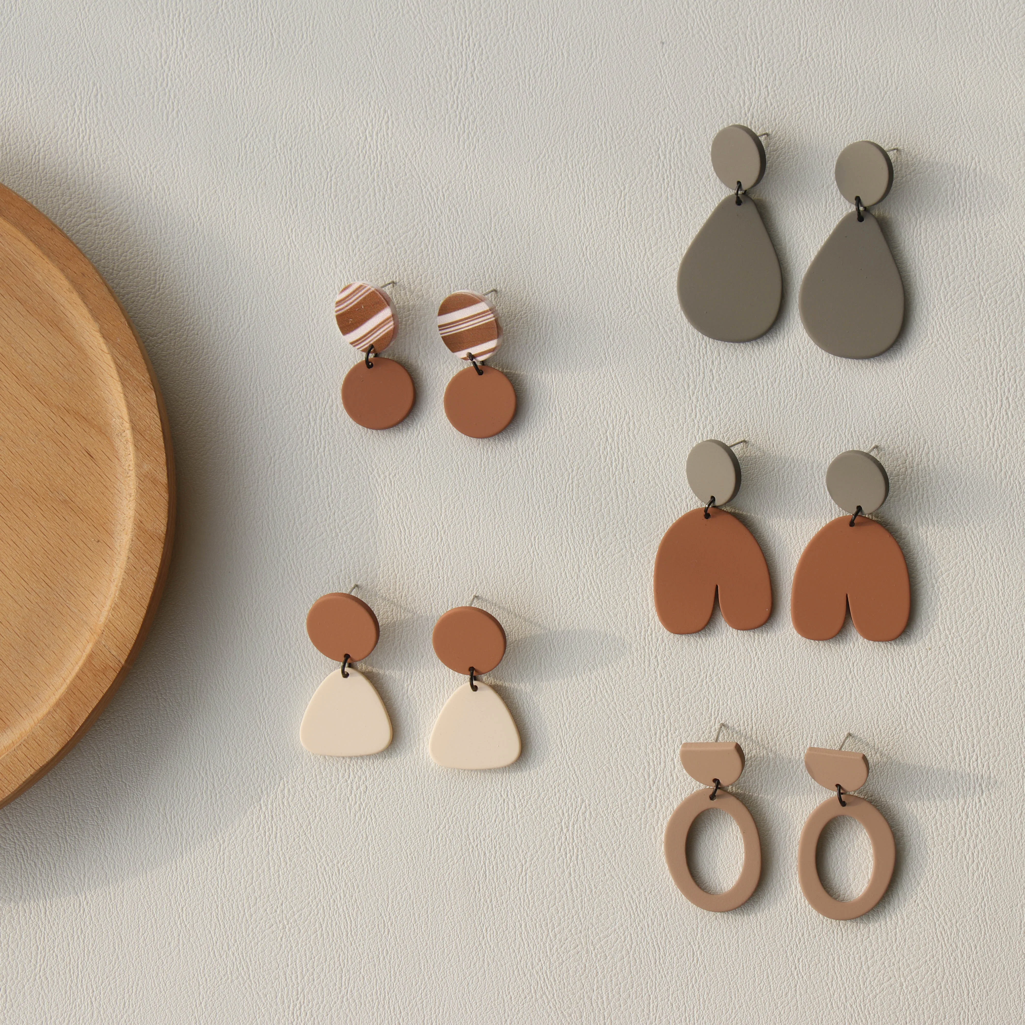JUHU irregular earrings bohemian colorful Jewelry Acrylic Earring Stud Clay Texture Cute Resin Romantic For Girl Trendy Earring
JUHU irregular earrings bohemian colorful Jewelry Acrylic Earring Stud Clay Texture Cute Resin Romantic For Girl Trendy Earring