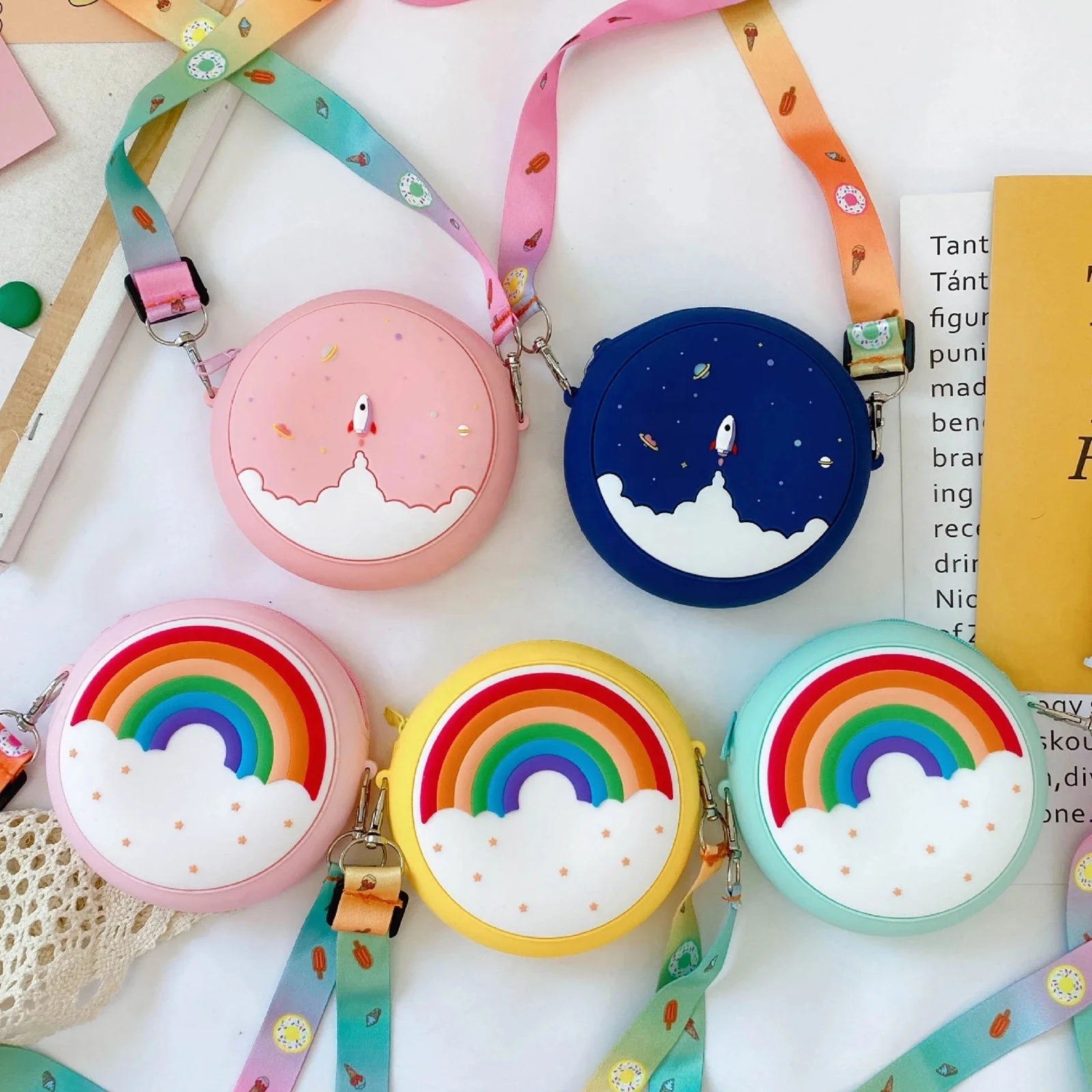 2021 New Starry Sky Pattern Small Messenger Bag Silicone Kids Coin Purse Round Bag, 9 colors
2021 New Starry Sky Pattern Small Messenger Bag Silicone Kids Coin Purse Round Bag, 9 colors