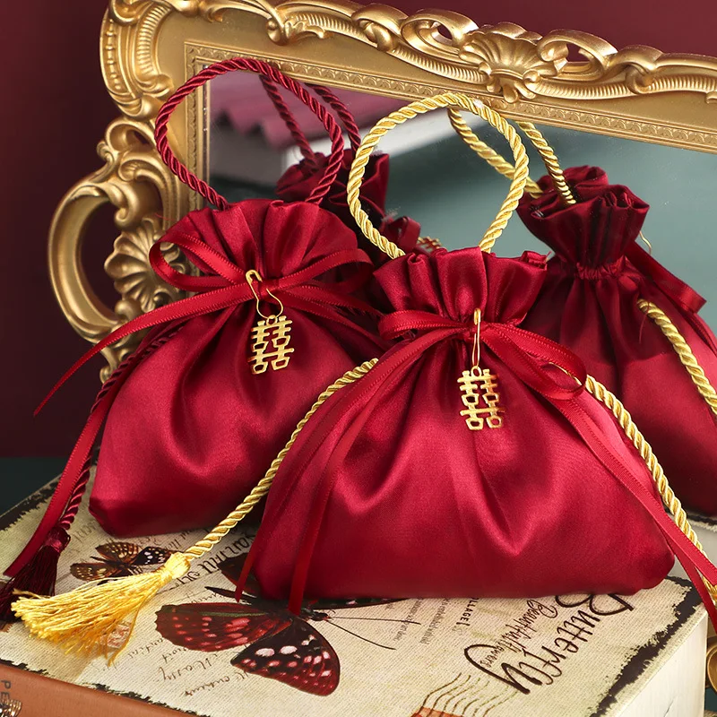 New Hot Sale Wholesale Portable Pouch Double Happiness Velvet Wedding Drawstring Joy Candy Bag
New Hot Sale Wholesale Portable Pouch Double Happiness Velvet Wedding Drawstring Joy Candy Bag