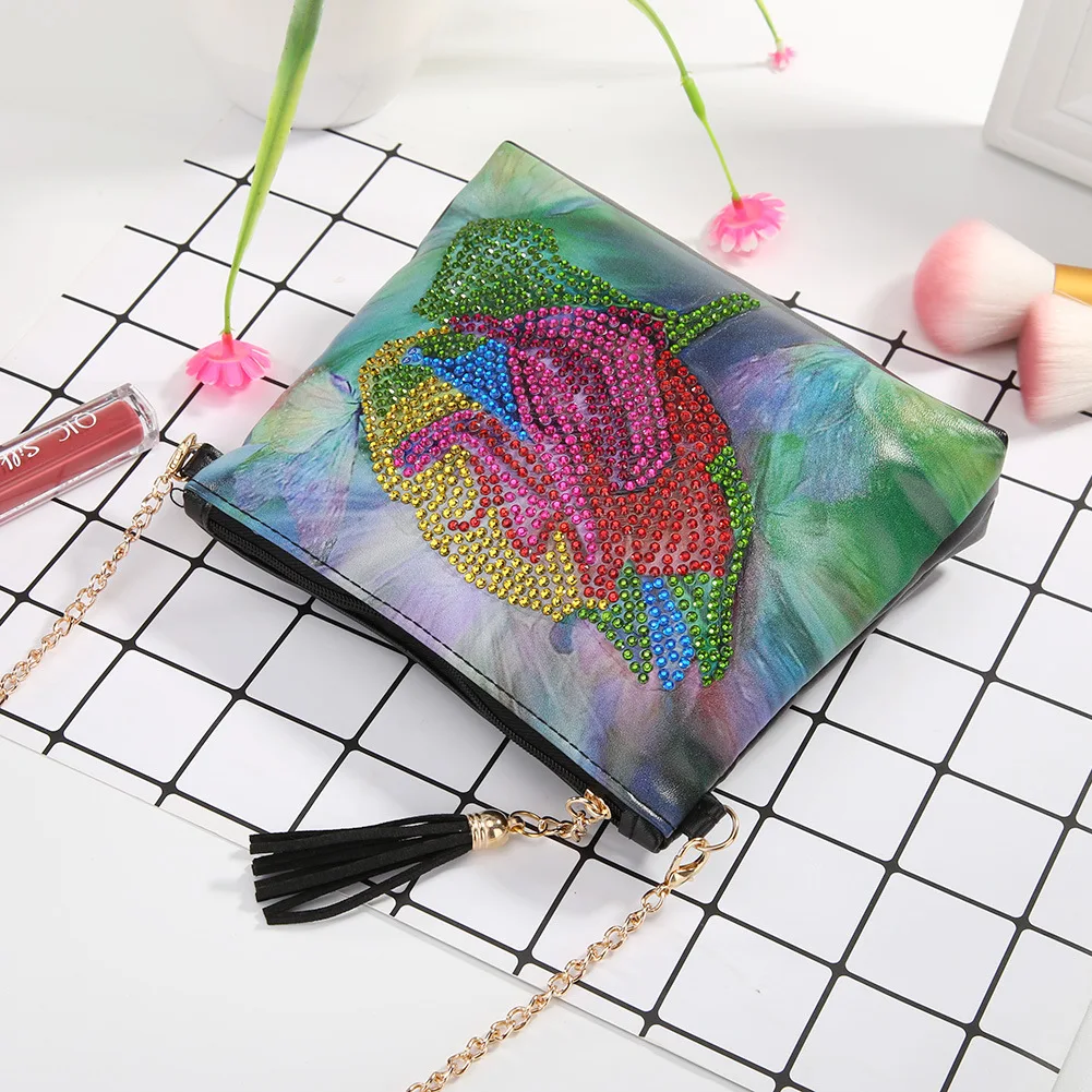 Art DIY Diamond Painting Leather Special Shaped Cross Rose Bags Chain Clutch Cross Stitch Wallet Christmas Gifts for Girls Whole
Art DIY Diamond Painting Leather Special Shaped Cross Rose Bags Chain Clutch Cross Stitch Wallet Christmas Gifts for Girls Whole