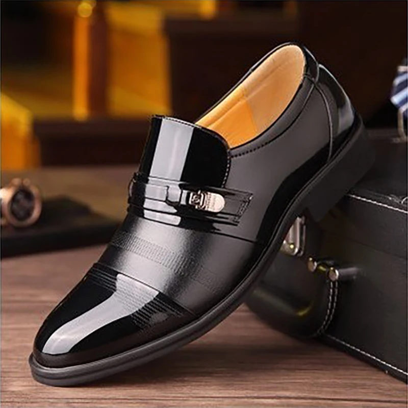 5562 Hot-selling stylish breathable genuine leather office men's business dress shoes black Large size shoes
5562 Hot-selling stylish breathable genuine leather office men's business dress shoes black Large size shoes