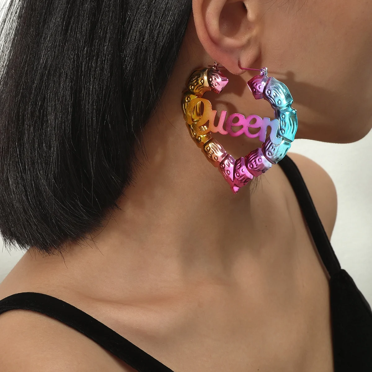 New Earrings Personality Color Exaggerated Heart Large Ear Rings Creative Heart Letter Queen Hoop Earrings, Picture shows
New Earrings Personality Color Exaggerated Heart Large Ear Rings Creative Heart Letter Queen Hoop Earrings, Picture shows