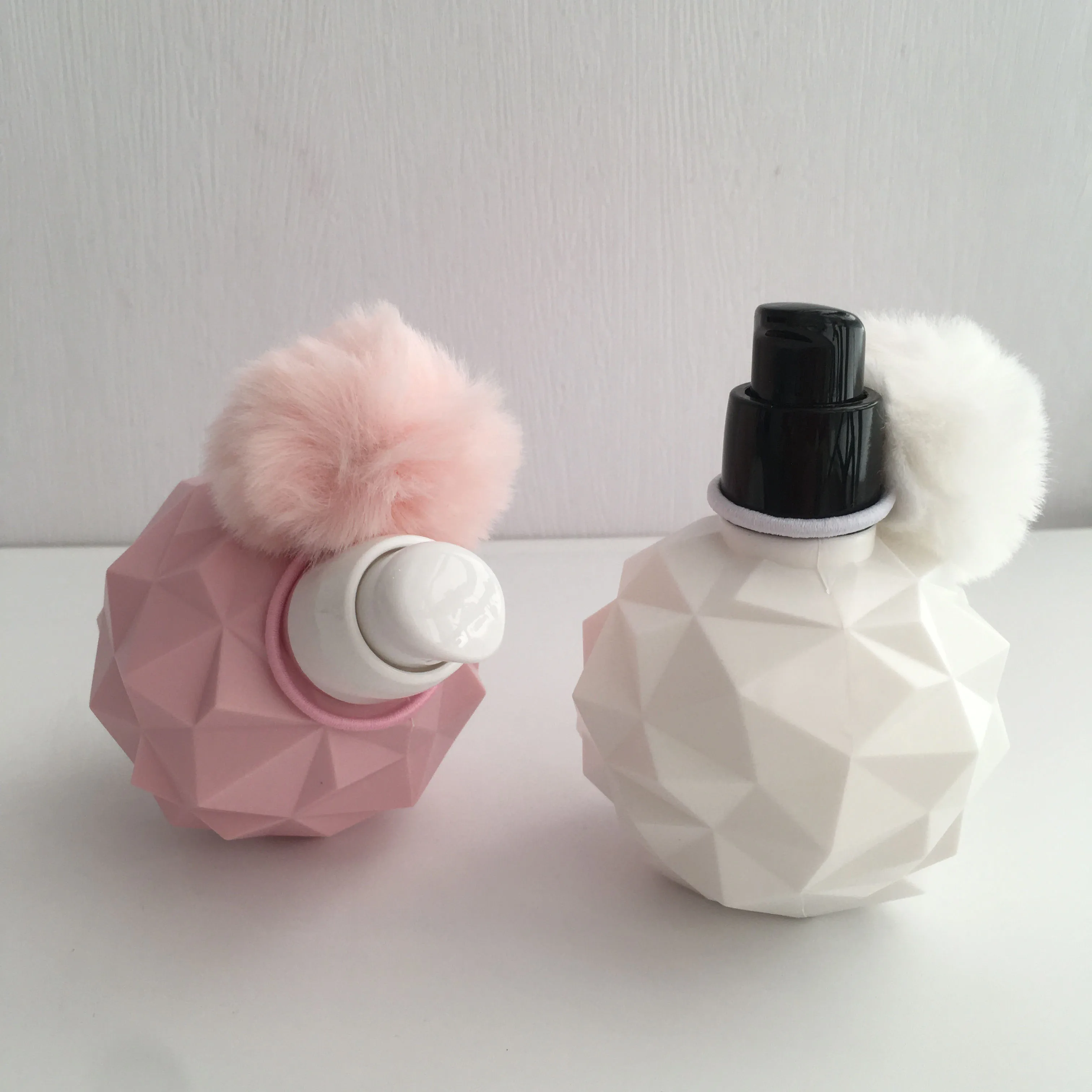 New arrival products nourishing custom hand lotion cream for your hands private labels
New arrival products nourishing custom hand lotion cream for your hands private labels
