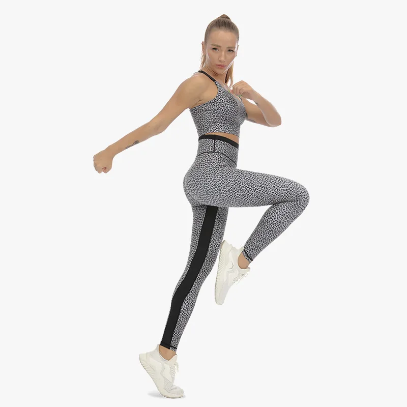 Womens Yoga Gym Outfits 2 Pieces Seamless High Waisted Shorts Sports Running Fitness Workout Sets
Womens Yoga Gym Outfits 2 Pieces Seamless High Waisted Shorts Sports Running Fitness Workout Sets