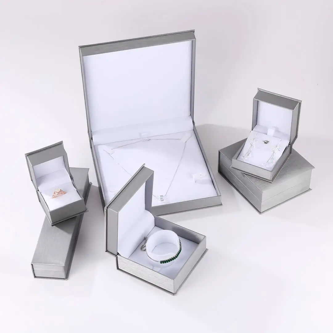 XUNBEI High-end silver brushed jewelry packaging box set box jewelry gift box, The original color of the shell
XUNBEI High-end silver brushed jewelry packaging box set box jewelry gift box, The original color of the shell