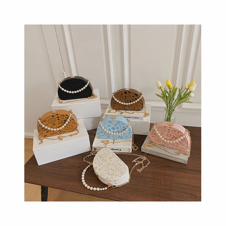 PU Ladies Embossed Chic Shoulder Messenger Purses Pearl Handle Half Moon Handle Purses Chains Luxury Women Hand Clutch Bags
PU Ladies Embossed Chic Shoulder Messenger Purses Pearl Handle Half Moon Handle Purses Chains Luxury Women Hand Clutch Bags