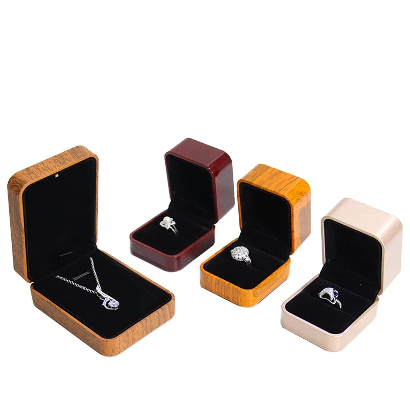 FSD 2021 China Manufacturer Luxury Box For Jewelry Velvet Bracelet Box Wholesale Jewelry Packaging, Customized 
FSD 2021 China Manufacturer Luxury Box For Jewelry Velvet Bracelet Box Wholesale Jewelry Packaging, Customized