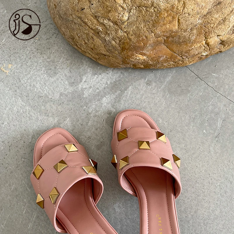 Top layer cowhide kitten heel sandals for women Catwalk style stylish rivet sandals Simple all-match heel slipper
Top layer cowhide kitten heel sandals for women Catwalk style stylish rivet sandals Simple all-match heel slipper