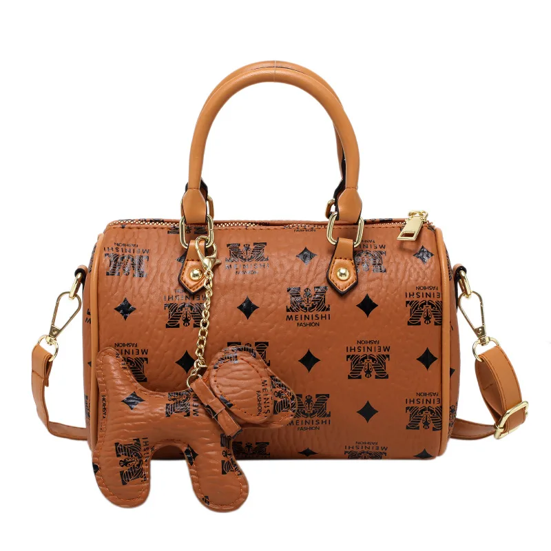 Printed bags hand holding pillow bag Korean style simple letter shoulder messenger bag, 2 colors
Printed bags hand holding pillow bag Korean style simple letter shoulder messenger bag, 2 colors