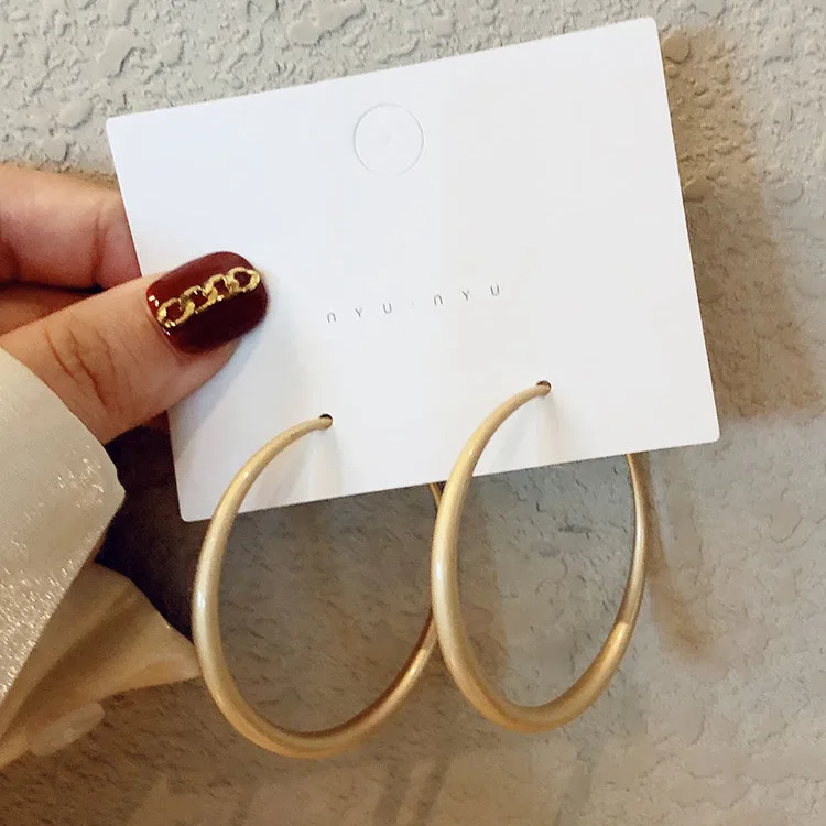 Hot Sale Gold Plated Chunky Big Circle Dangle Earring Vintage Fancy Matte Gold Round Statement Hoop Earrings Accessories
Hot Sale Gold Plated Chunky Big Circle Dangle Earring Vintage Fancy Matte Gold Round Statement Hoop Earrings Accessories