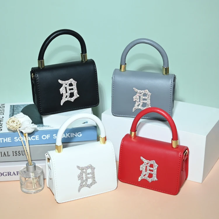 Latest Purse Women Handbags Velvet hand caught Ladies Hand Bags Rivet Pu Crossbody Shoulder Bags LA, Customizable
Latest Purse Women Handbags Velvet hand caught Ladies Hand Bags Rivet Pu Crossbody Shoulder Bags LA, Customizable