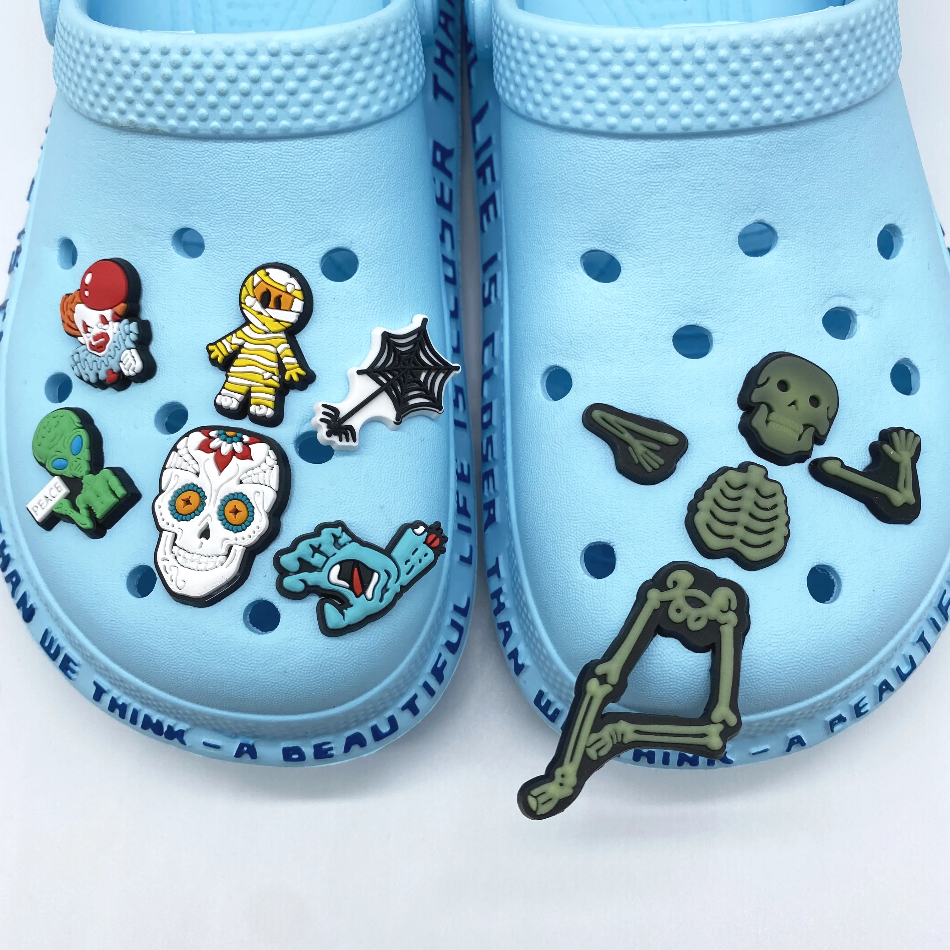 2021 Hot sell Halloween charms PVC clog charms Custom designer for clog sandals charms The character designs, As picture
2021 Hot sell Halloween charms PVC clog charms Custom designer for clog sandals charms The character designs, As picture