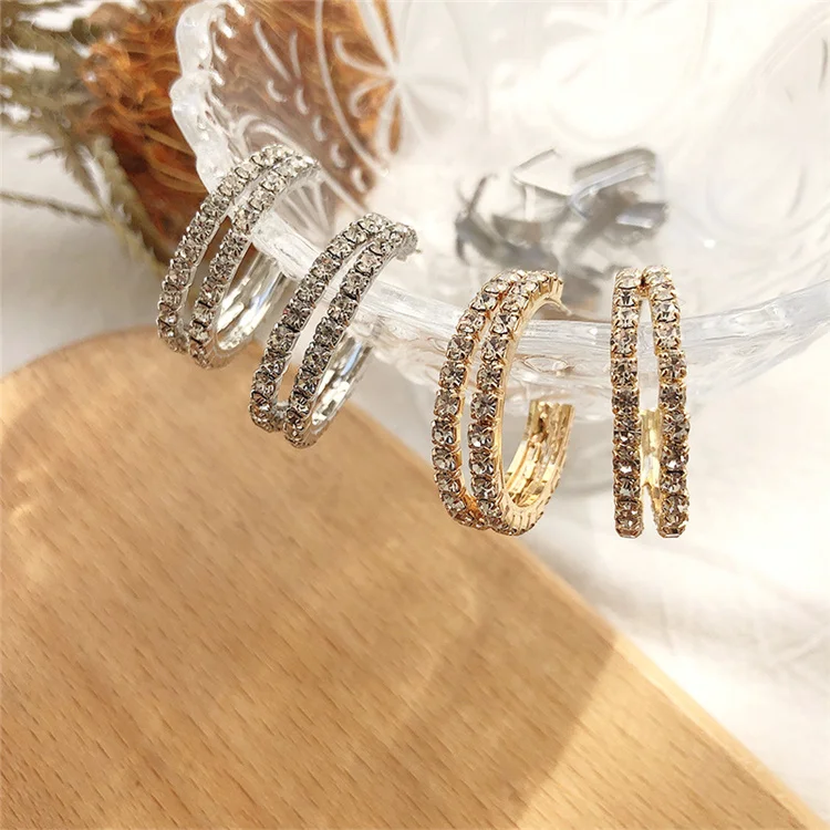 Silver Needle Temperament Stud Earrings Double Flash Diamond Grab Chain Open Circle Earrings 2021 New Geometric Fashion Earrings, Picture shows
Silver Needle Temperament Stud Earrings Double Flash Diamond Grab Chain Open Circle Earrings 2021 New Geometric Fashion Earrings, Picture shows